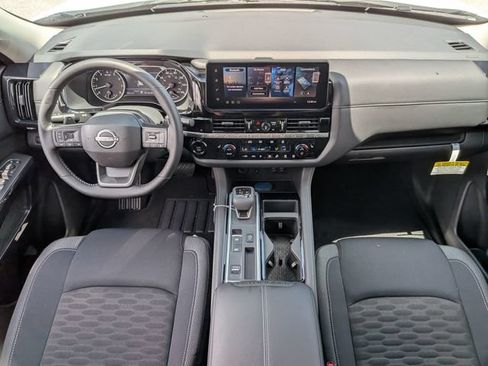 Used 2026 Nissan Pathfinder SV w/ SV Premium Package FWD image 30
