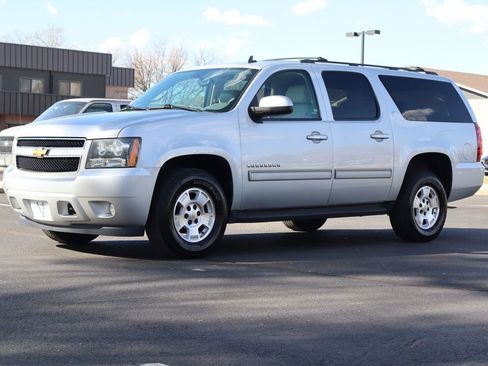 Used 2013 Chevrolet Suburban LT image 11