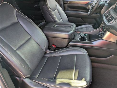 Used 2022 Chevrolet Suburban Premier image 20