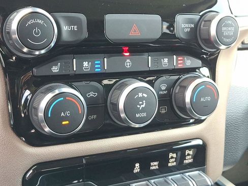 Certified 2022 RAM 1500 Laramie image 15