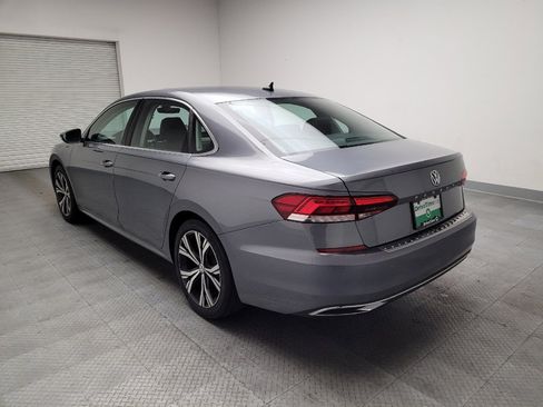 Used 2021 Volkswagen Passat 2.0T SE FWD image 5