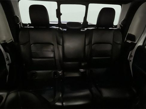 Used 2021 Jeep Gladiator Overland w/ Uconnect 4C Nav & Sound Group image 16