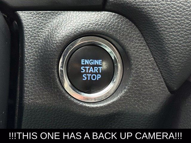 Used 2022 Toyota RAV4 XLE FWD image 30