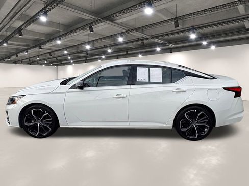 Used 2023 Nissan Altima 2.5 SR image 13
