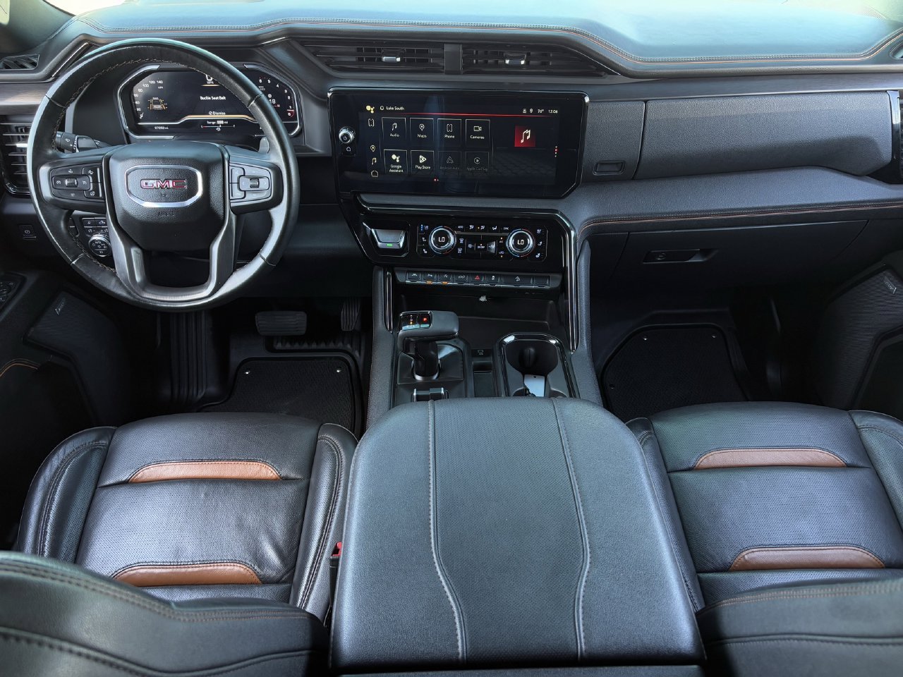 Used 2024 GMC Sierra 1500 AT4 w/ Technology Package AWD/4WD image 12