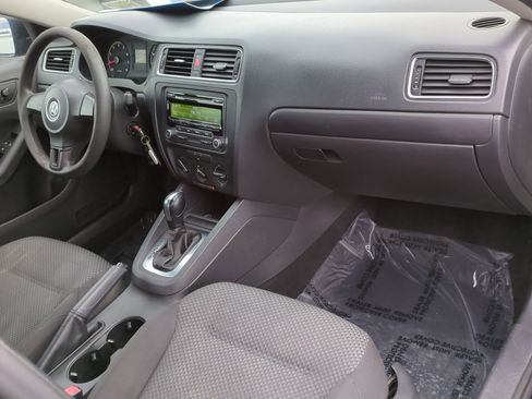 Used 2013 Volkswagen Jetta S image 27