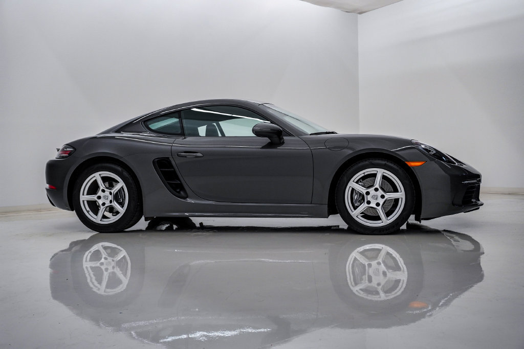 Used 2021 Porsche 718 Cayman RWD image 9