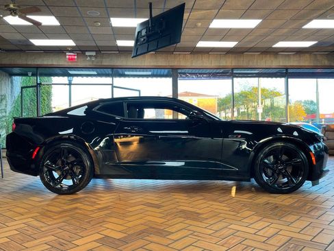 Used 2021 Chevrolet Camaro LT w/ RS Package image 13