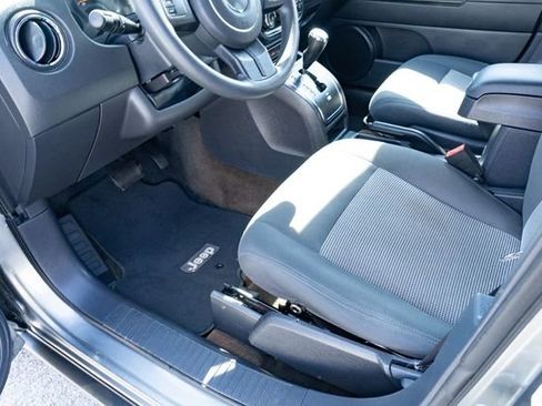 Used 2014 Jeep Compass Sport image 28