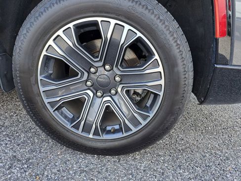 Used 2024 Jeep Wagoneer L Series II image 28