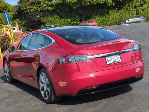 Used 2020 Tesla Model S Long Range Plus image 8