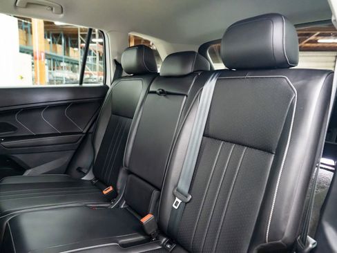 Used 2024 Volkswagen Tiguan SE image 24