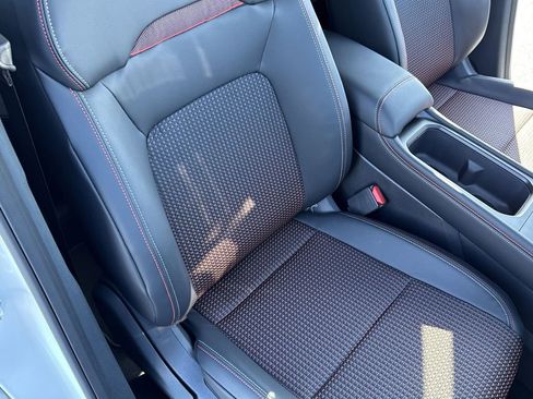 New 2025 Nissan Kicks SR image 29