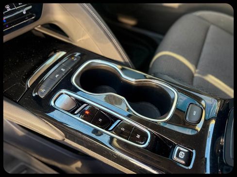 Used 2022 Buick Envision Preferred FWD image 19