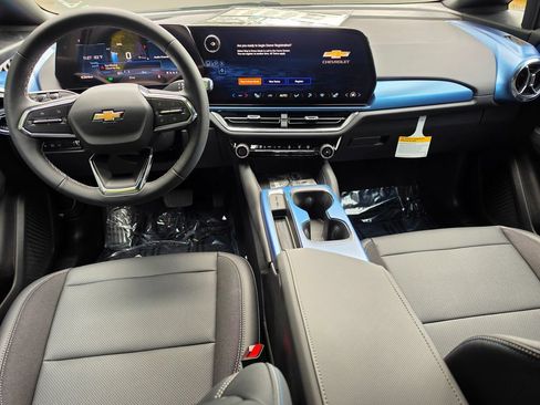 New 2026 Chevrolet Equinox EV LT AWD/4WD image 18
