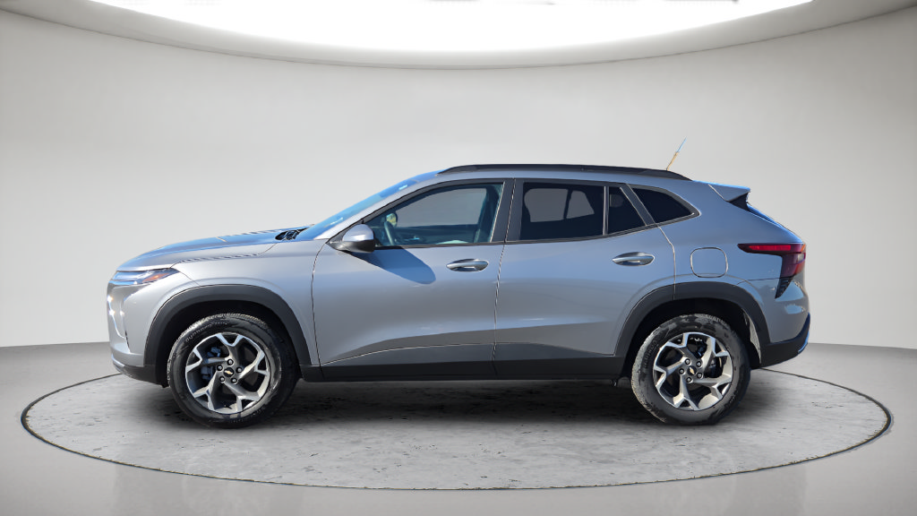 Used 2025 Chevrolet Trax LT w/ LT Convenience Package FWD image 14