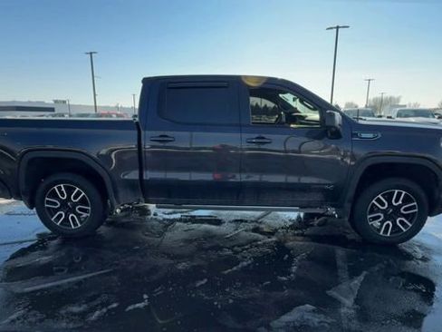 Used 2022 GMC Sierra 1500 AT4 w/ AT4 Premium Package image 9