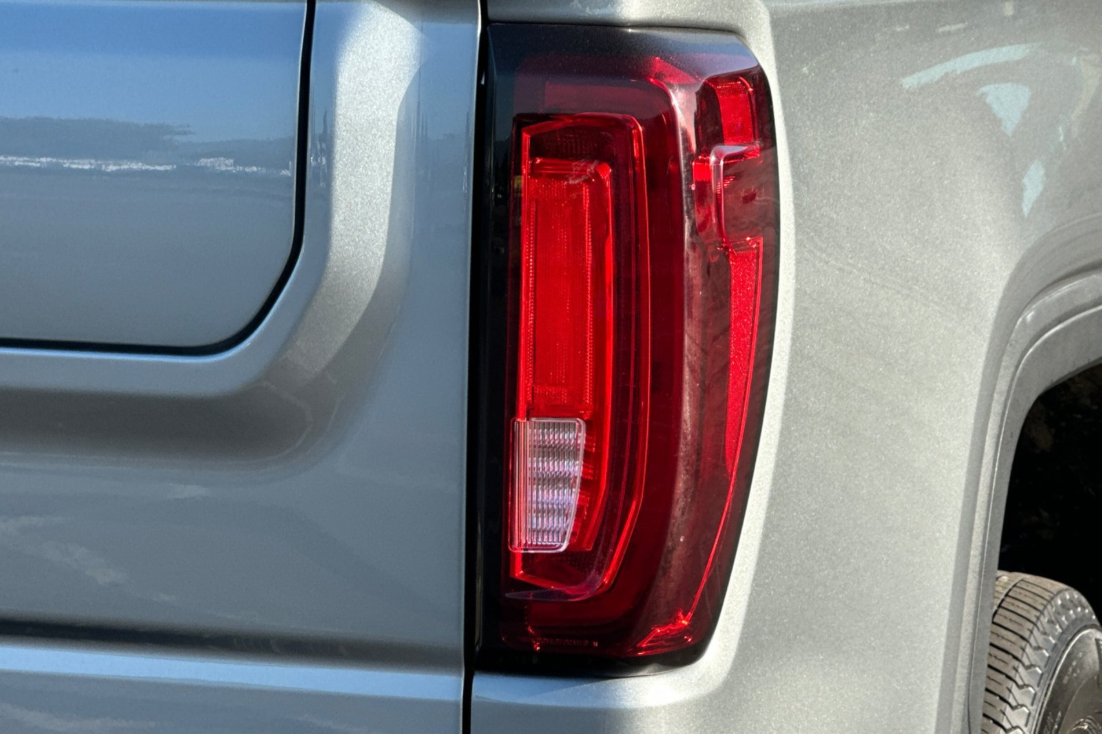 Used 2026 GMC Sierra 1500 SLT AWD/4WD image 47