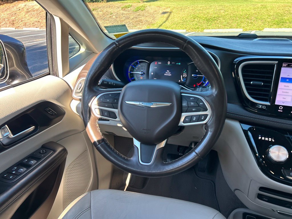 Used 2021 Chrysler Pacifica Touring-L w/ Uconnect Theater Family Group FWD image 26