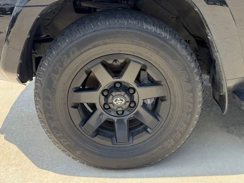 Used 2023 Toyota 4Runner TRD Off-Road Premium AWD/4WD image 10