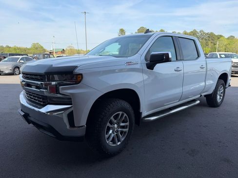 Used 2019 Chevrolet Silverado 1500 LT w/ Z71 Off-Road Package AWD/4WD image 2