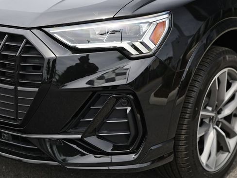 Used 2025 Audi Q3 2.0T Premium w/ Convenience Package AWD/4WD image 12