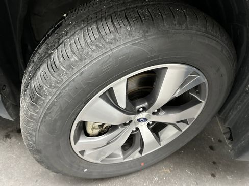 Certified 2025 Subaru Ascent Premium image 10