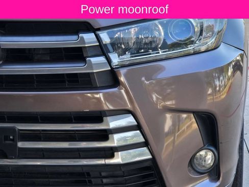 Used 2018 Toyota Highlander Limited FWD image 11