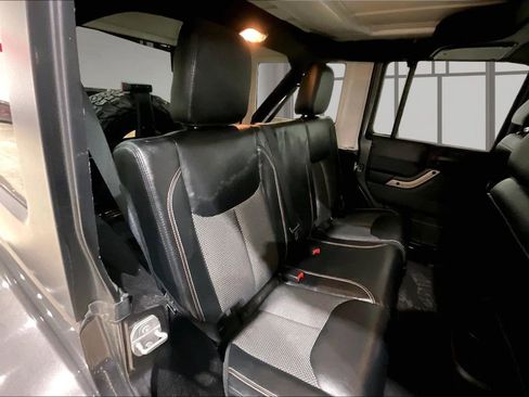 Used 2017 Jeep Wrangler Unlimited Sahara image 26