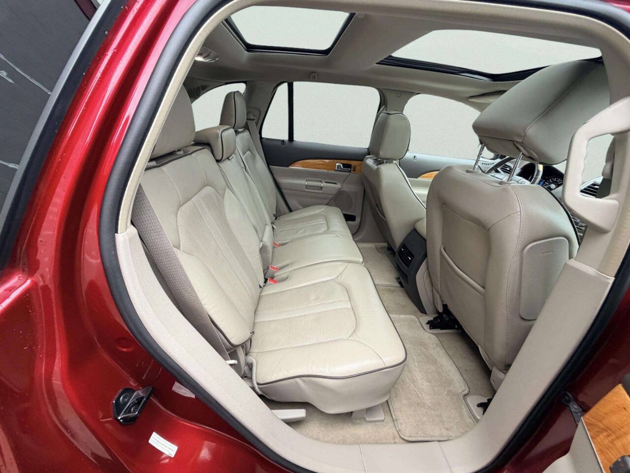 Used 2014 Lincoln MKX AWD w/ Equipment Group 102A image 26
