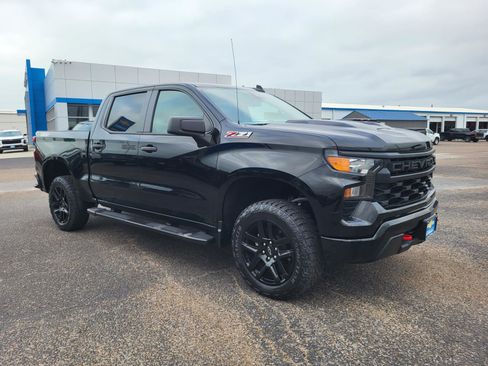 Used 2023 Chevrolet Silverado 1500 Custom Trail Boss AWD/4WD image 7