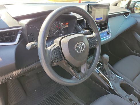 Used 2025 Toyota Corolla LE image 18