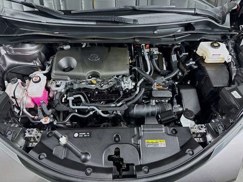 Certified 2024 Toyota Sienna Limited image 33