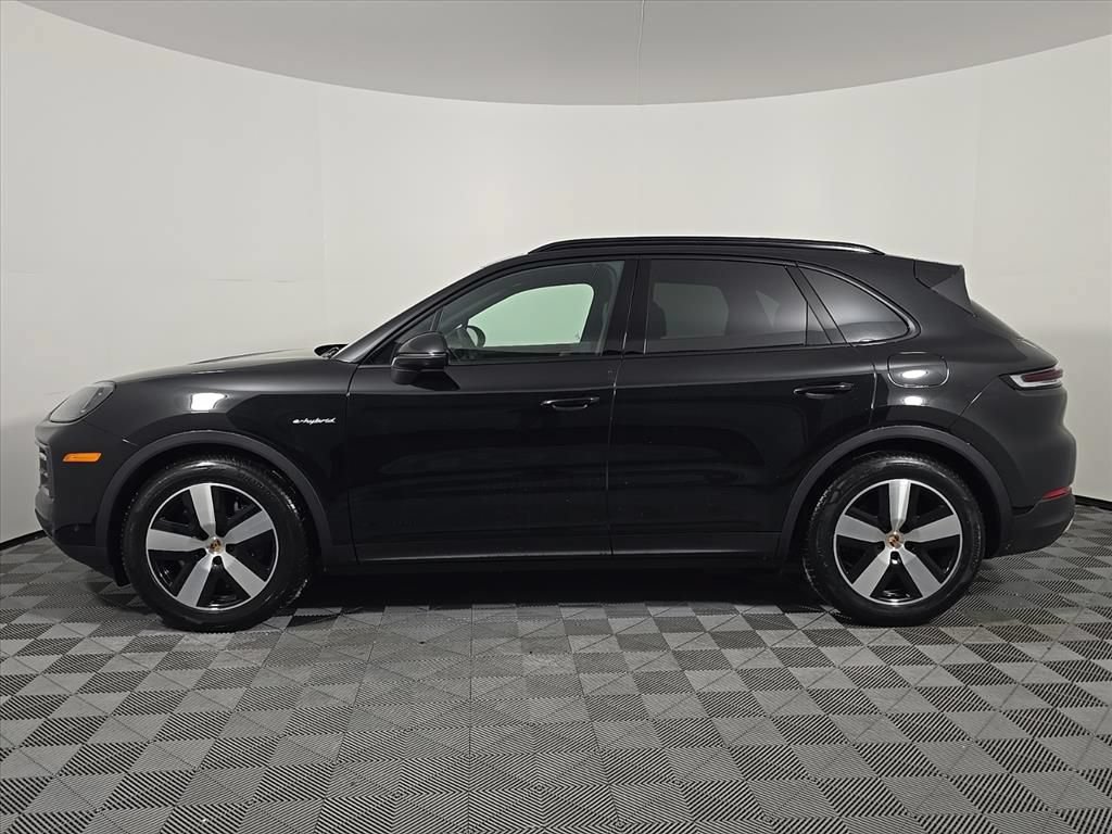 Certified 2026 Porsche Cayenne E-Hybrid AWD/4WD image 2