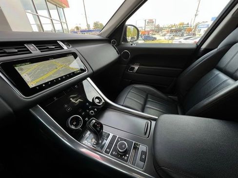 Used 2020 Land Rover Range Rover Sport SE image 19