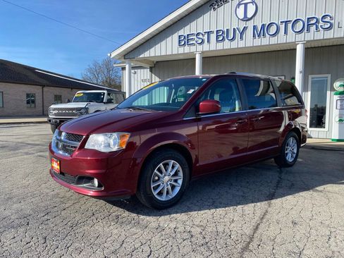 Used 2020 Dodge Grand Caravan SXT image 2
