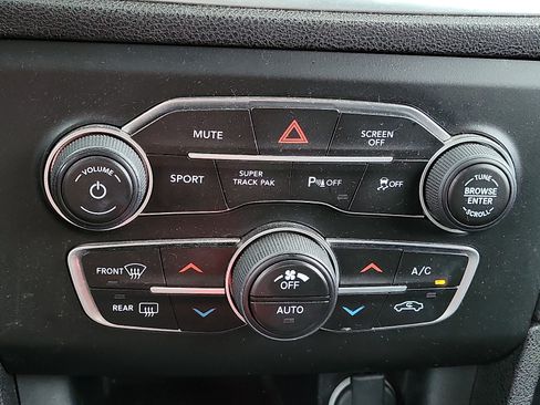 Used 2020 Dodge Charger GT RWD image 15