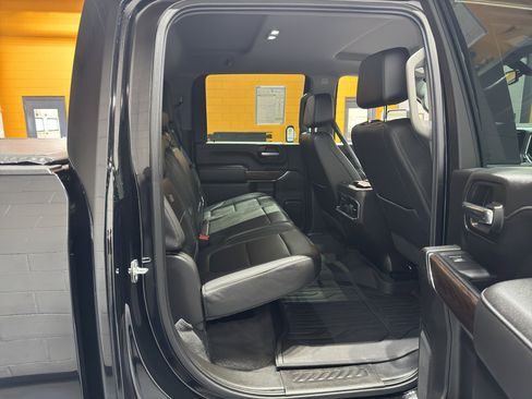 Used 2023 GMC Sierra 2500 SLT w/ SLT Premium Package image 23