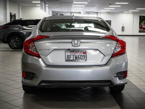 Used 2018 Honda Civic EX-T image 7