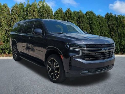 Used 2022 Chevrolet Suburban RST w/ Luxury Package AWD/4WD image 3
