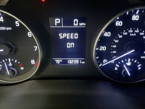 Used 2017 Hyundai Elantra SE FWD image 13