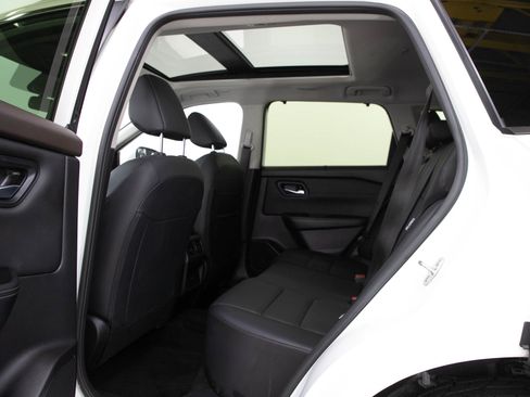 Used 2023 Nissan Rogue SV w/ SV Premium B Package AWD/4WD image 19