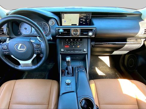 Used 2019 Lexus IS 300 AWD image 15
