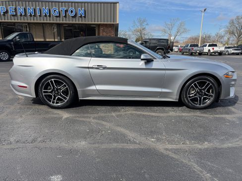 Used 2020 Ford Mustang Premium image 8