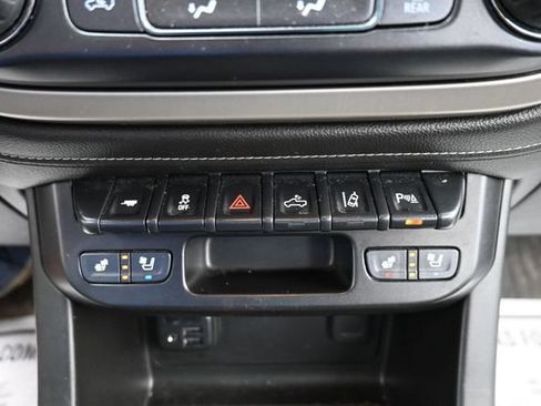 Used 2022 GMC Canyon Denali AWD/4WD image 17