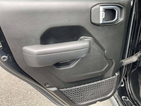 Used 2024 Jeep Gladiator Sport AWD/4WD image 6