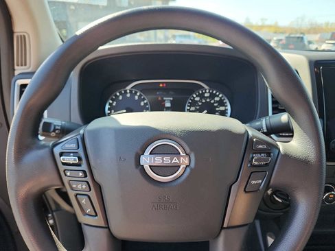 Used 2023 Nissan Frontier SV w/ Tow Package AWD/4WD image 18