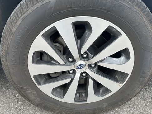 Used 2024 Subaru Outback Premium w/ Popular Package #1A AWD/4WD image 12