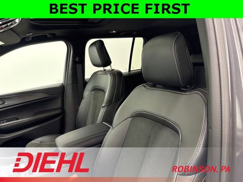 New 2025 Jeep Grand Cherokee Altitude image 19