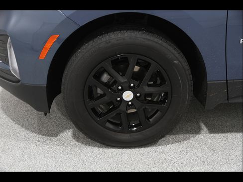 Used 2024 Chevrolet Equinox LT AWD/4WD image 23